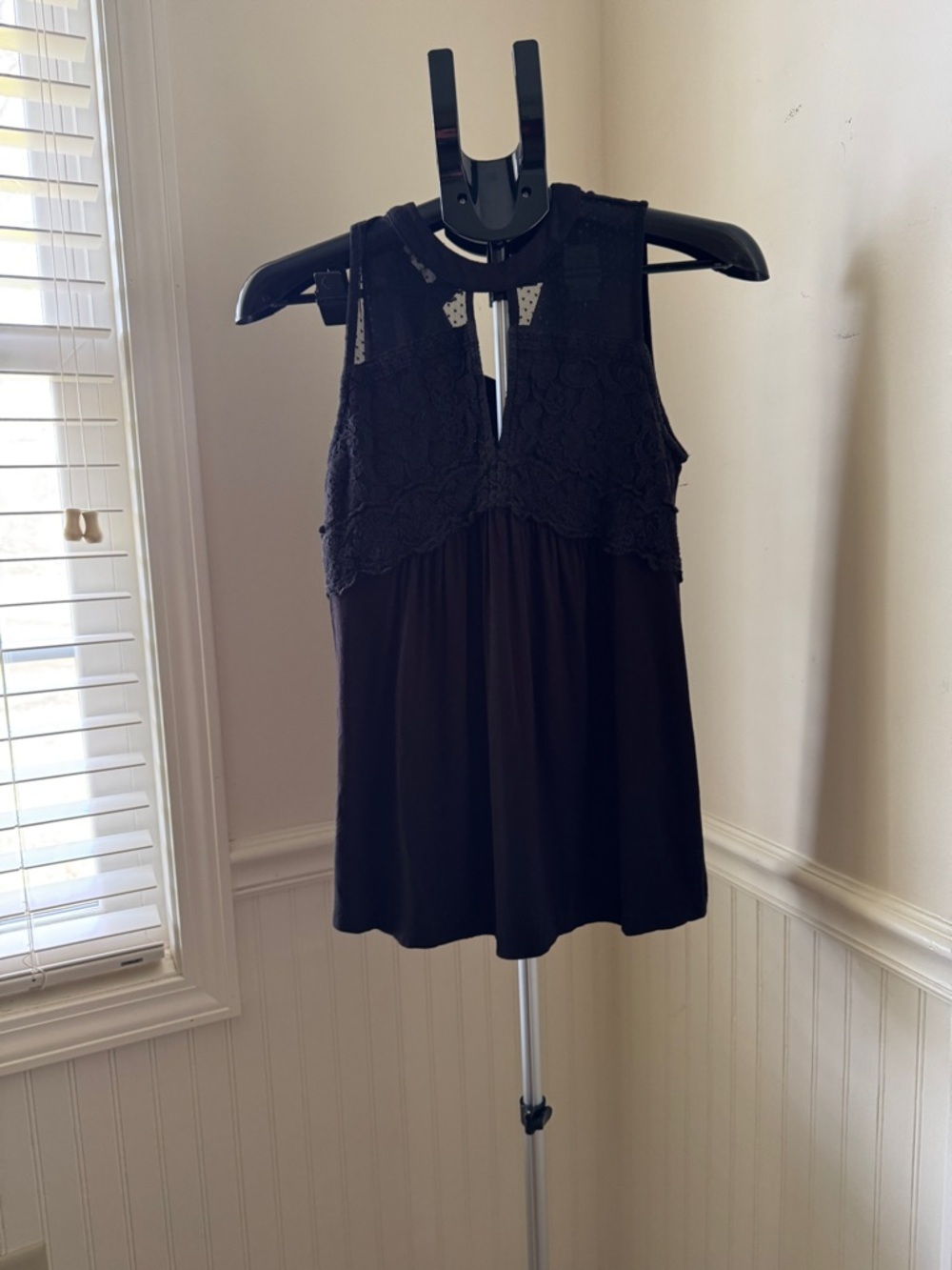 Maurices Black Sleeveless Keyhole Top Size Small
